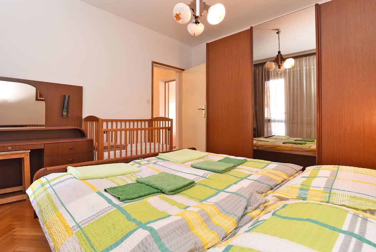 Apartments Josip 74 プーラ エクステリア 写真