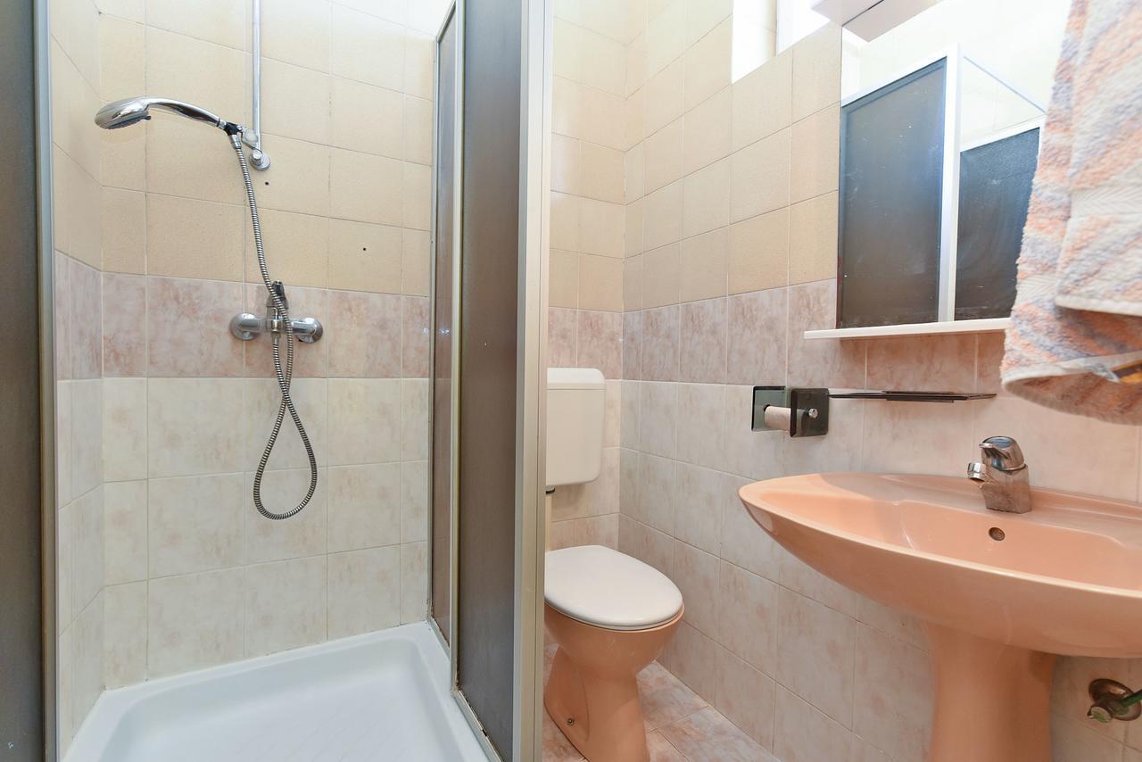 Apartments Josip 74 プーラ エクステリア 写真