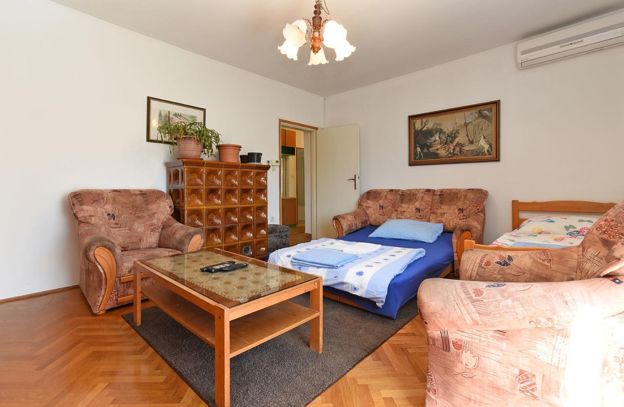 Apartments Josip 74 プーラ エクステリア 写真