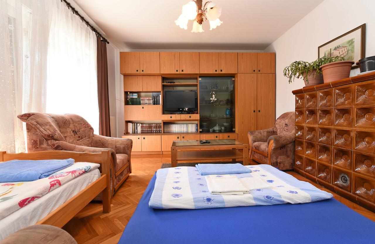 Apartments Josip 74 プーラ エクステリア 写真