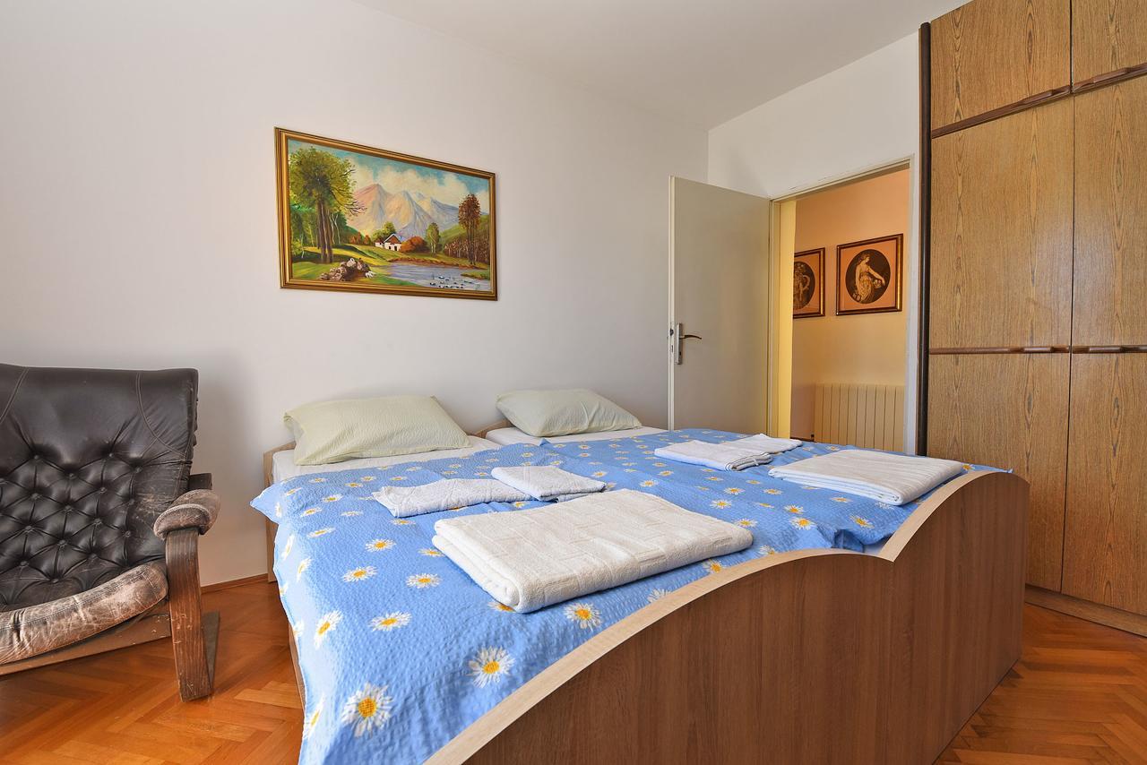 Apartments Josip 74 プーラ エクステリア 写真