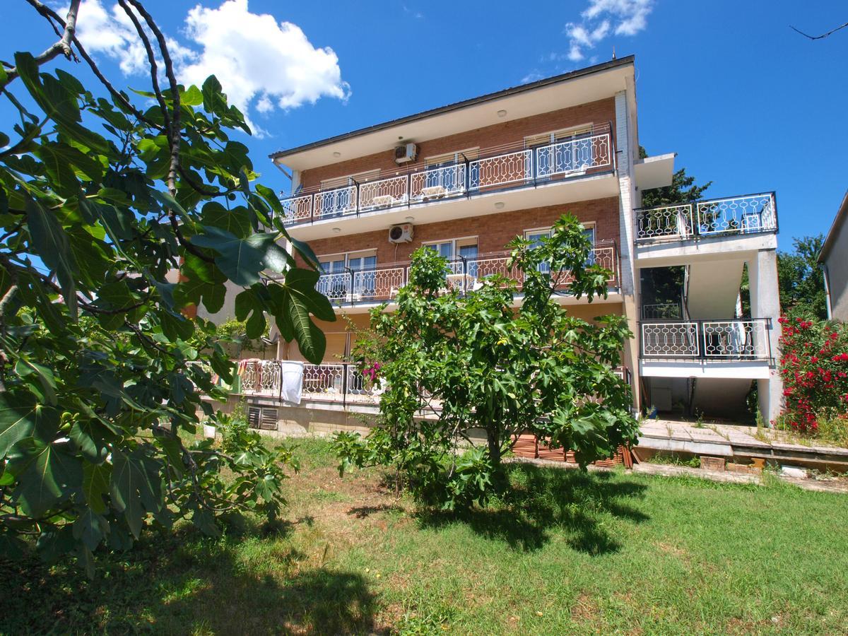 Apartments Josip 74 プーラ エクステリア 写真